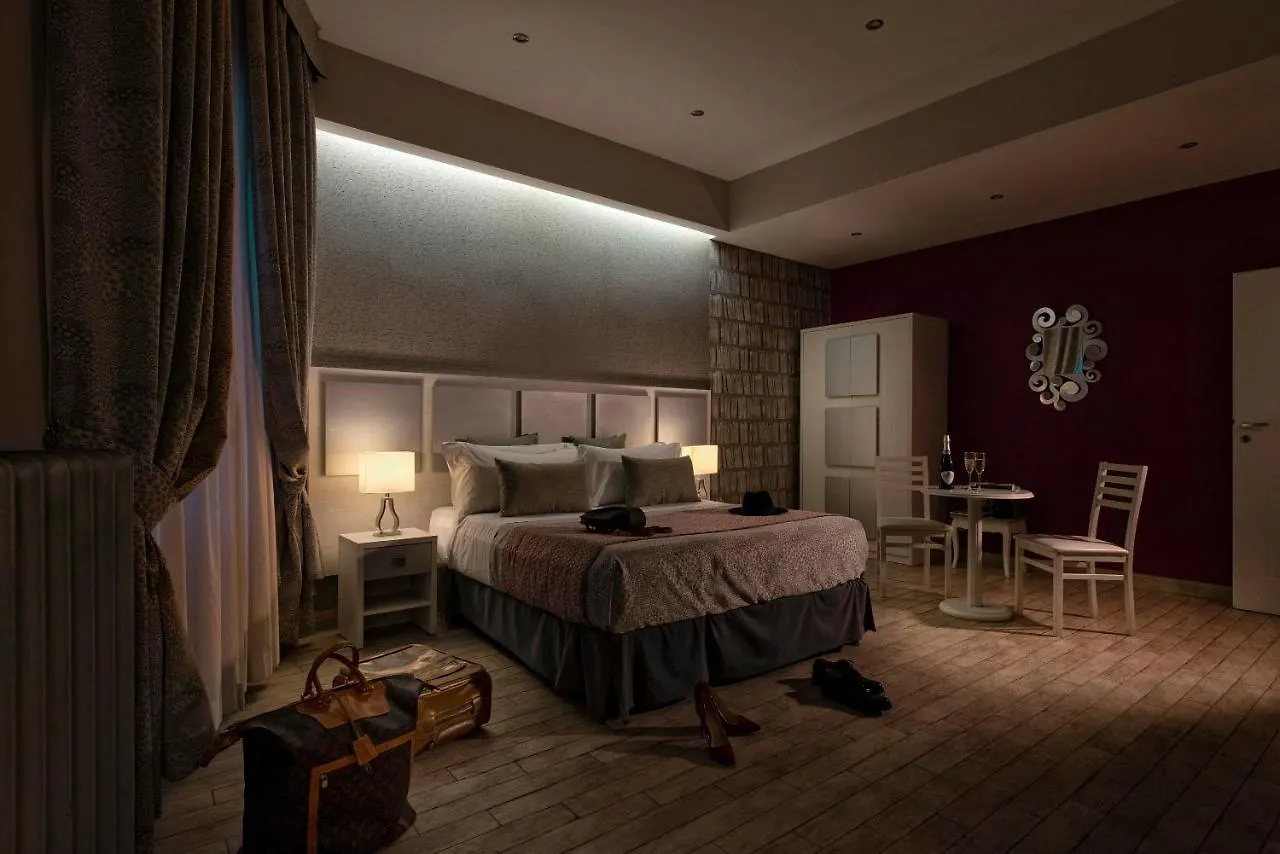 Five Rooms Rome Guesthouse 2*,