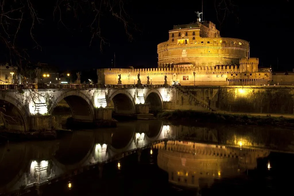Five Rooms Rome Guesthouse 2*,  Ιταλία