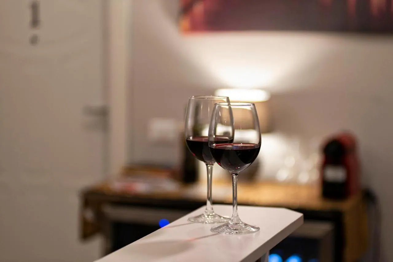 Five Rooms Rome Guesthouse بيت ضيافة