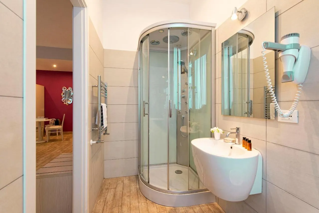 Five Rooms Rome Guesthouse 2*,